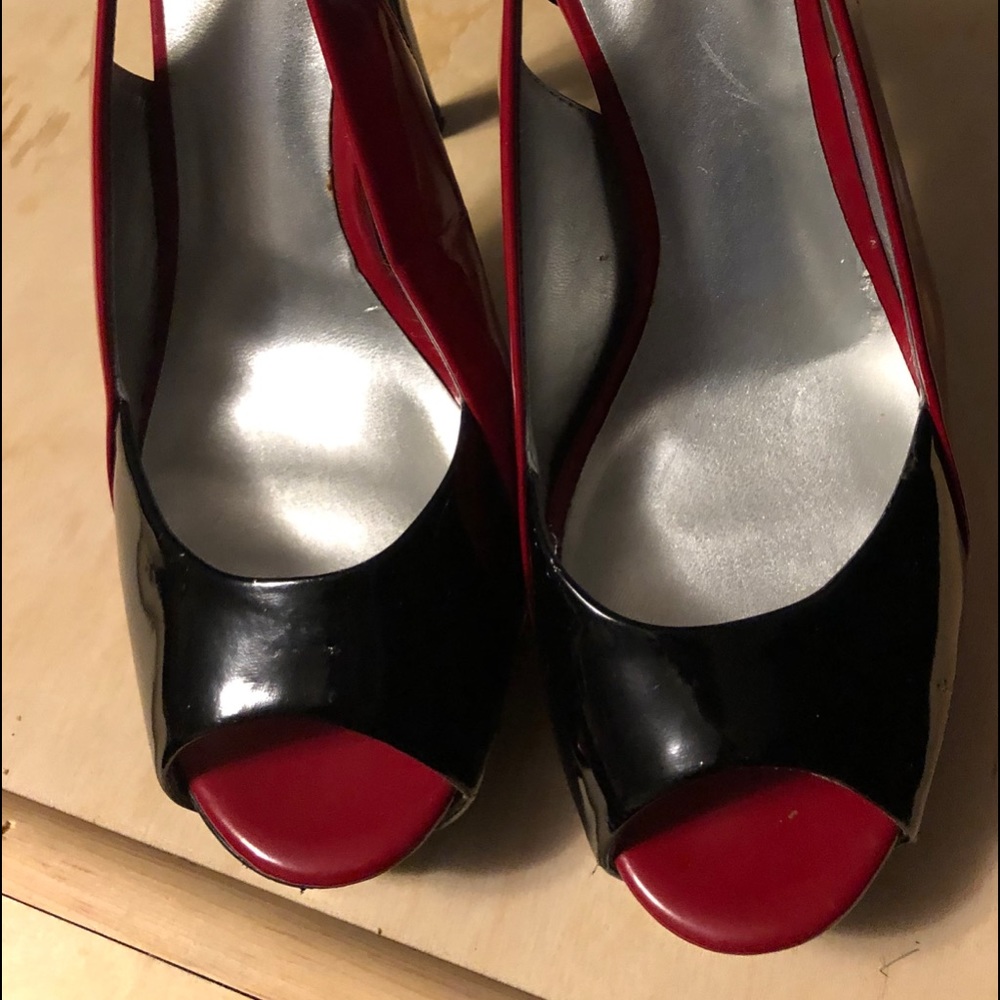 Guess Sexy Platform Peep Toe Slingback Size 9